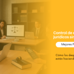 Law office meeting with a man typing on a laptop; an orange banner on the right shows the headline 'Control de expedientes jurídicos sin Excel'.