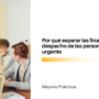 Coworkers sharing a laugh over laptops in a bright office, with a yellow gradient overlay beside a white panel featuring a Spanish headline about separating personal and business finances.
